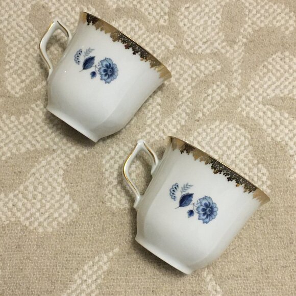 Two Delft Blue and Gold Porcelain Holland Teacup and Saucer Set - Picture 3 of 15